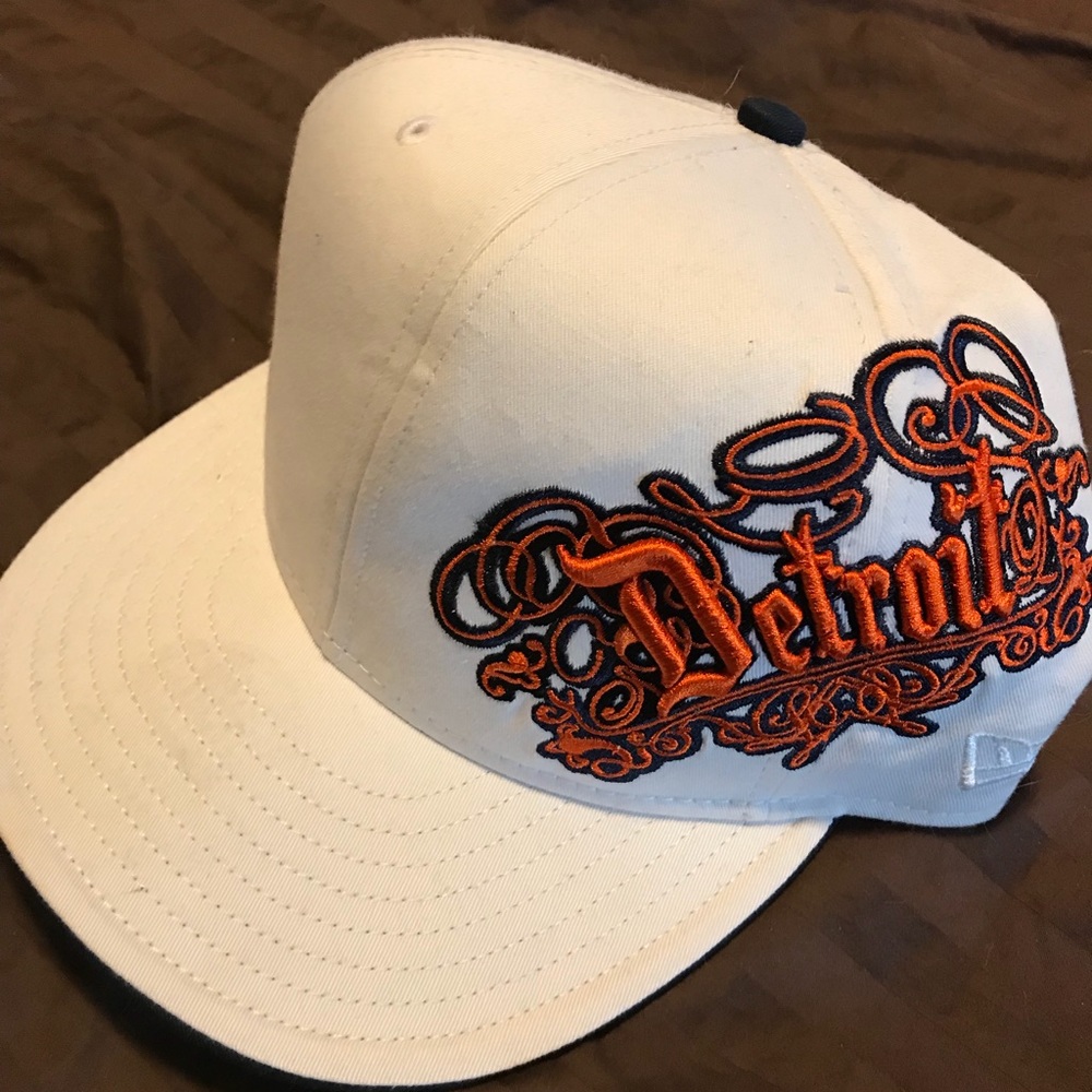 Hat - Picture 2 of 4